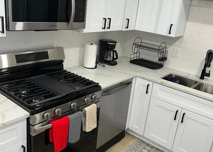 Spacious 4-bedroom Retreat In Kankakee, Il *